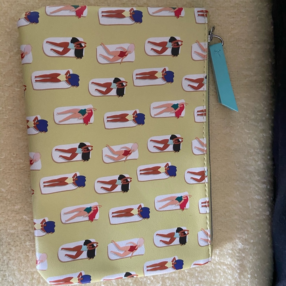 Ipsy pouch